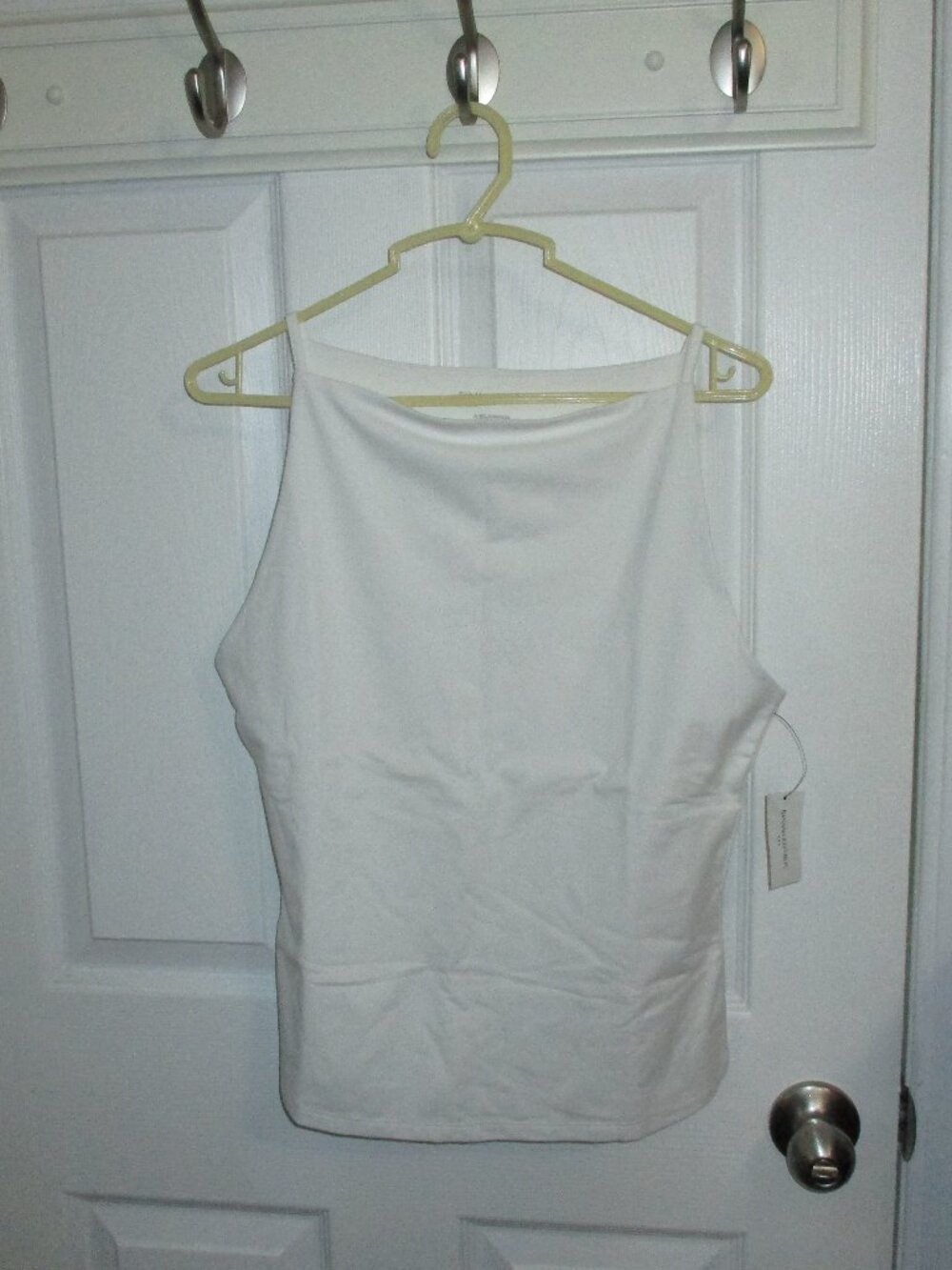 New-- White, Medium, Women's Banana Republic Soft Stretch Tank Top NWT